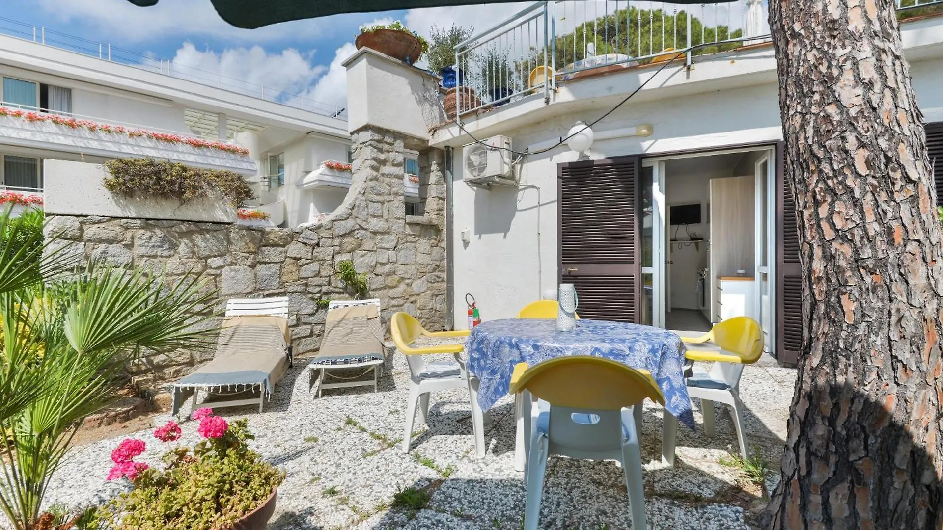 Villa Fantagali Apt 504 Marina di Campo